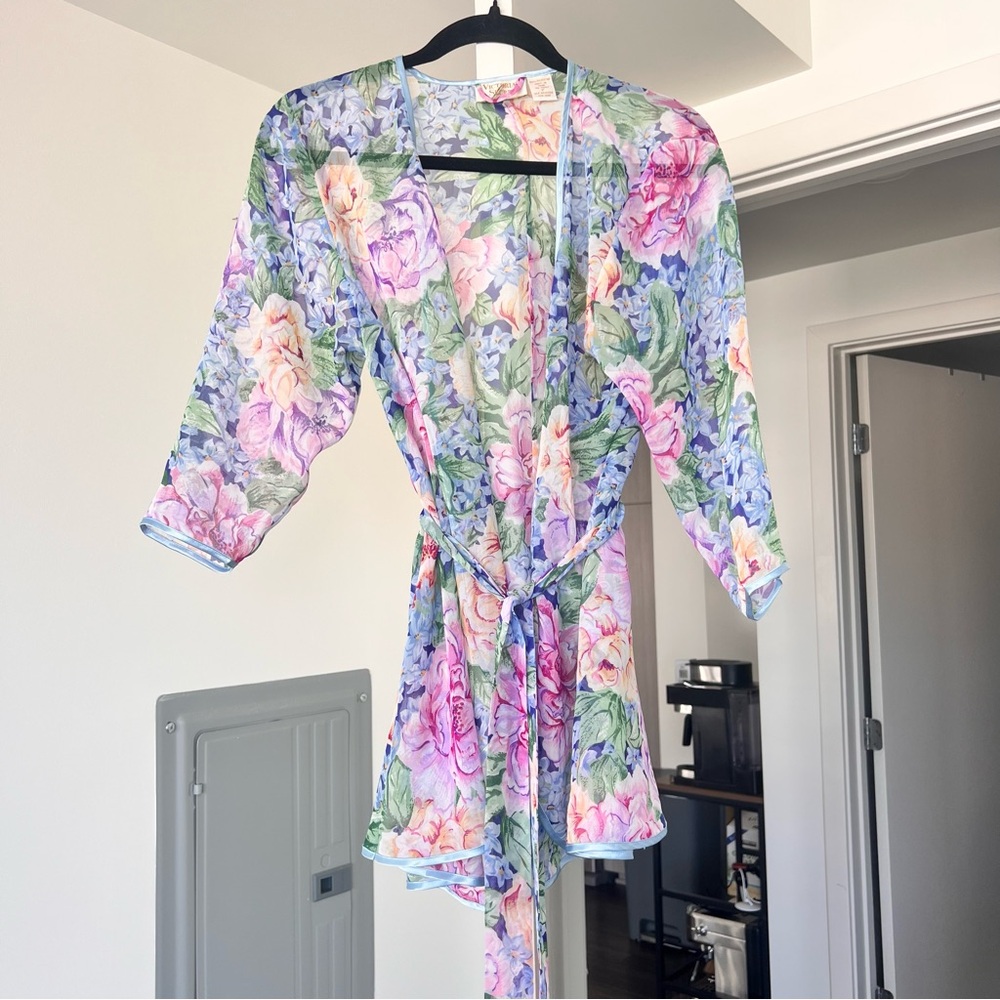 Vintage Victoria's Secret Floral Robe- Size XS/S - Picture 4 of 7